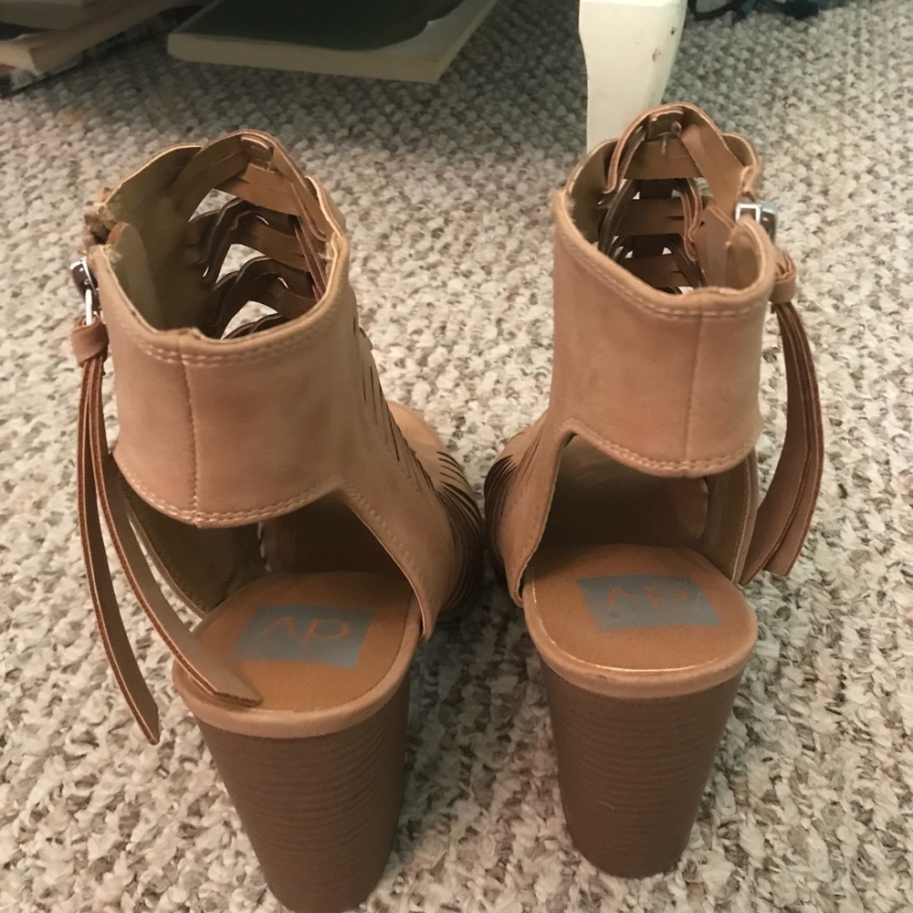 Heels - Picture 3 of 5